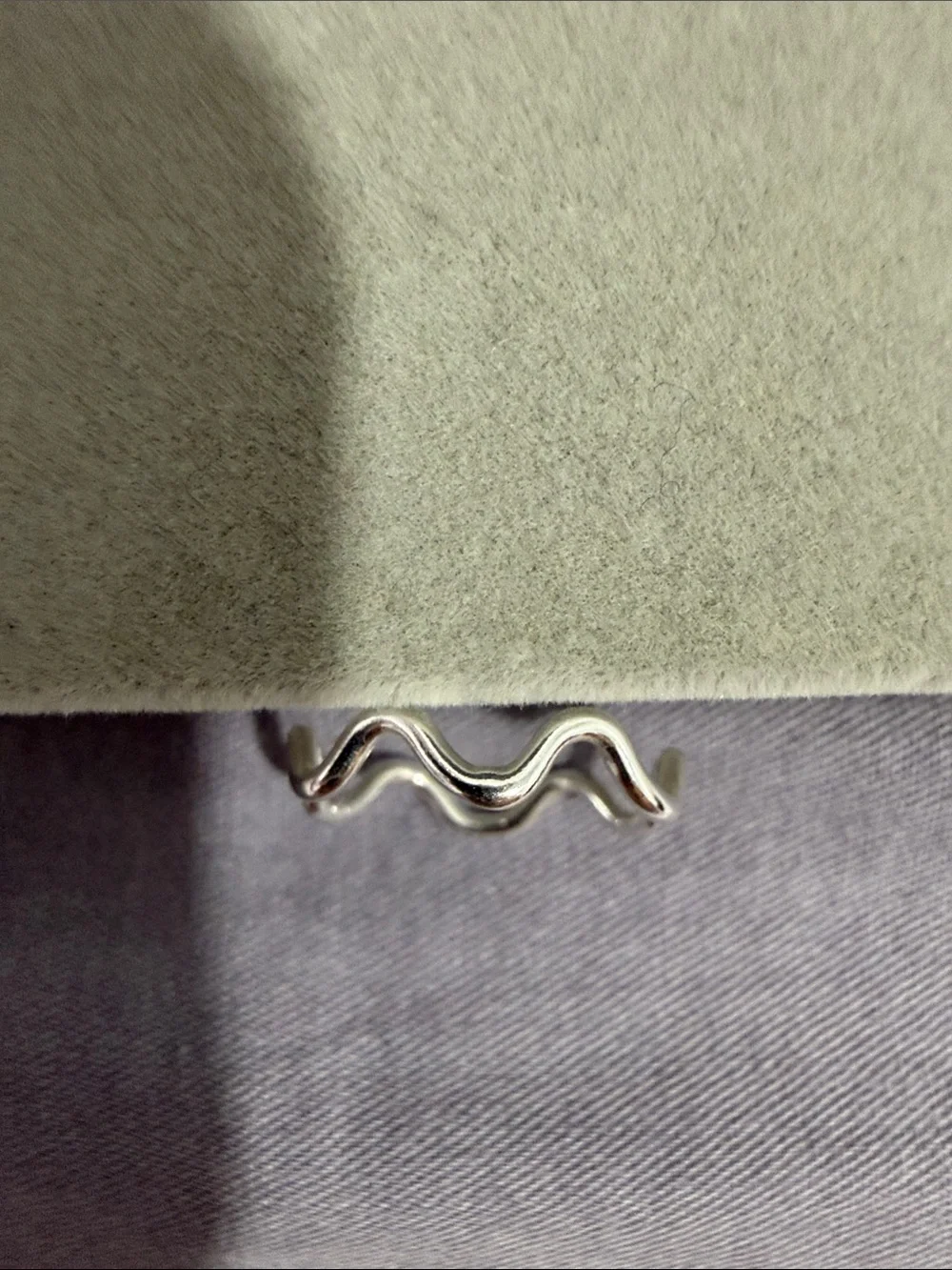 Delicate Wave Round Ring